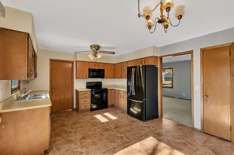 820 Olena Ave, Willmar, MN 56201 photo 5