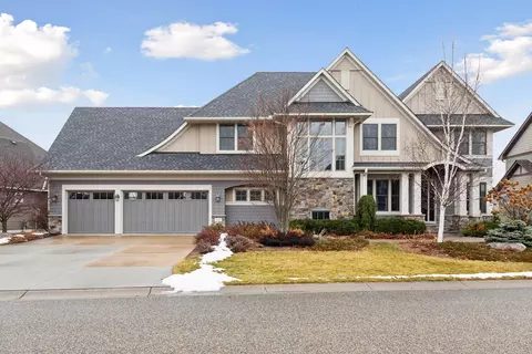 11 Monarch Ln, North Oaks, MN 55127