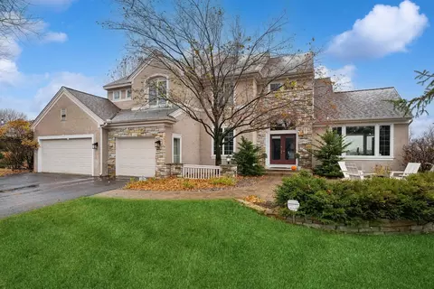 8072 Marsh Creek Rd, Woodbury, MN 55125