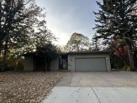 6300 Virginia Ave S, Edina, MN 55424