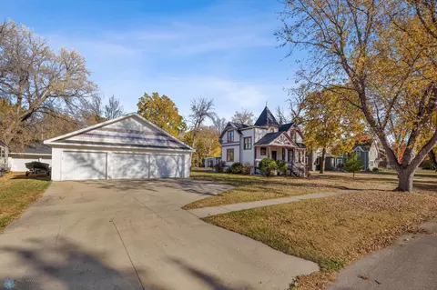 321 Spruce St, Kindred, ND 58051 photo 2