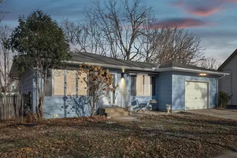416 2nd St NW, Faribault, MN 55021