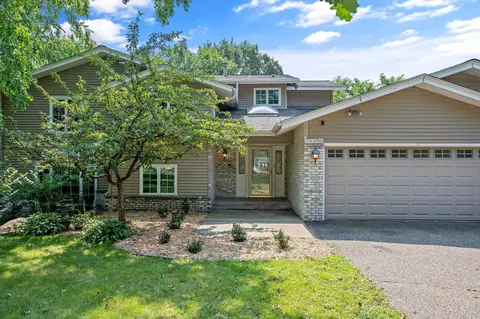 15356 Village Woods Dr, Eden Prairie, MN 55347