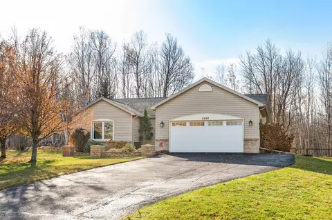 5256 Falcon Dr, Hermantown, MN 55811