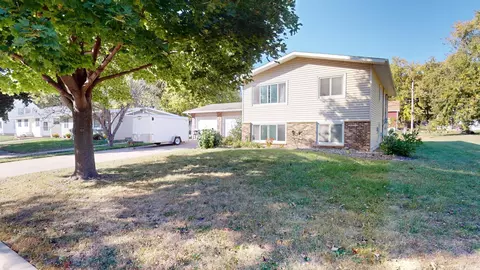 609611 Giles Pl, Albert Lea, MN 56007