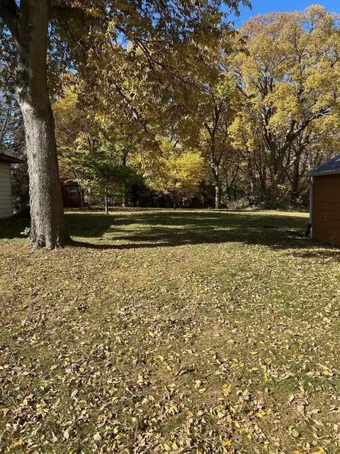 515 9th St NW, Willmar, MN 56201 photo 2