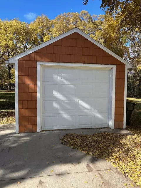 515 9th St NW, Willmar, MN 56201 photo 4