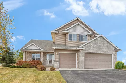 1013 Fairway Dr SE, New Prague, MN 56071