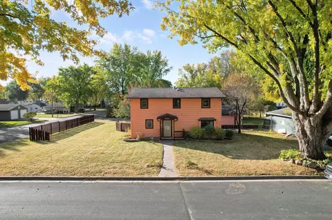 901 6th St W, Hastings, MN 55033