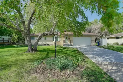 3376 Scott Ave N, Golden Valley, MN 55422