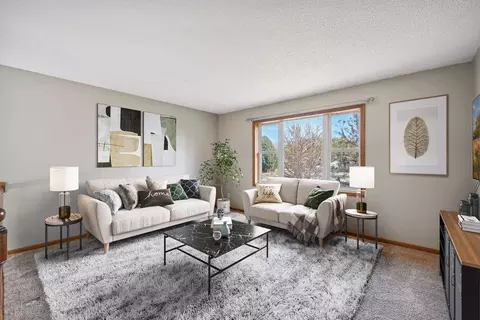 2 Center Cir, Monticello, MN 55362