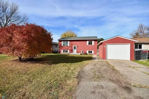 314 6th Ave, Mapleton, ND 58059