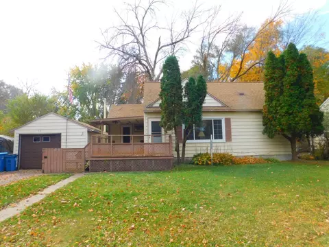 13 Edge Dr, Circle Pines, MN 55014