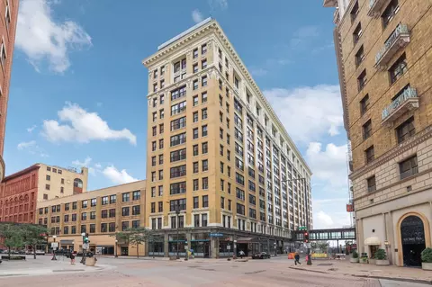 350 Saint Peter St #417, Saint Paul, MN 55102