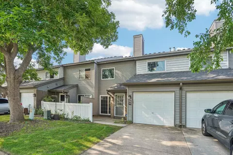 10005 Russell Ave N #4, Minneapolis, MN 55444