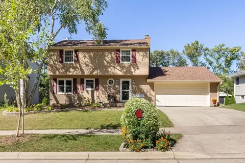 557 22nd St NE, Rochester, MN 55906