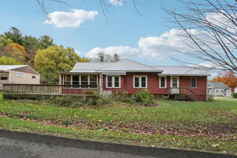 606 Syme Ave, Glenwood City, WI 54013
