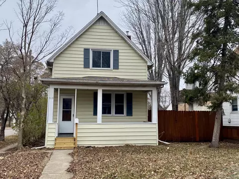 919 Tuscarora Ave, Saint Paul, MN 55102