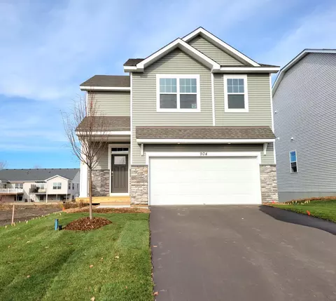 904 Stone Creek Dr, Jordan, MN 55352