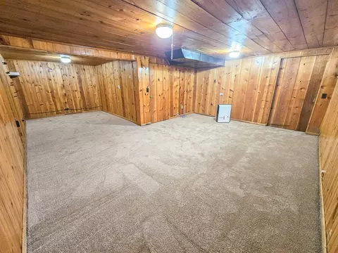515 E College Dr, Marshall, MN 56258 photo 39