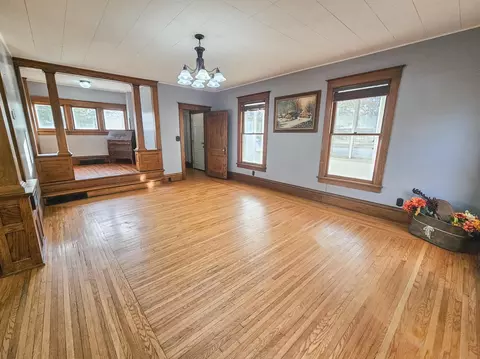 515 E College Dr, Marshall, MN 56258 photo 8