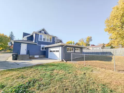 515 E College Dr, Marshall, MN 56258 photo 4