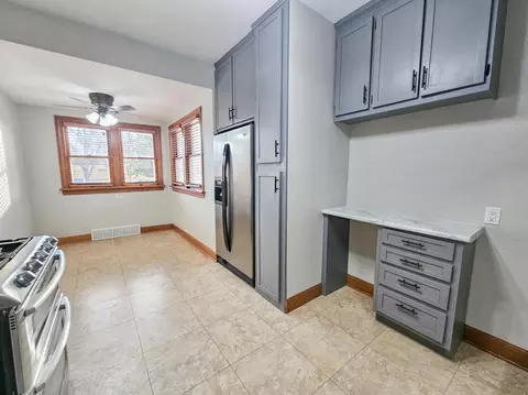 515 E College Dr, Marshall, MN 56258 photo 19