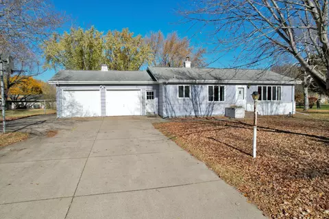 5837 Pleasant Ln, Saint Cloud, MN 56303