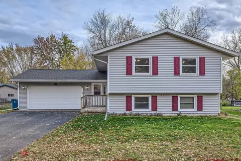3822 Oak Ter, White Bear Lake, MN 55110