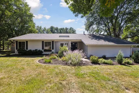 2610 Holly Ln N, Plymouth, MN 55447