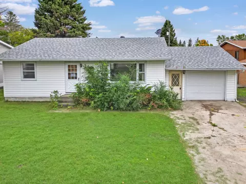 407 W 4th St, Argyle, MN 56713