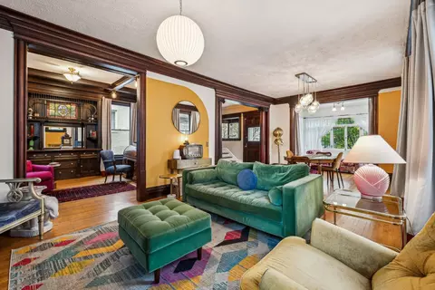 2742 Dupont Ave S, Minneapolis, MN 55408