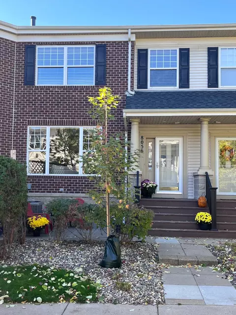8056 Golden Valley Rd, Golden Valley, MN 55427