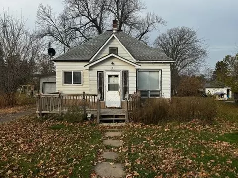 121 S Prentice St, Clayton, WI 54004