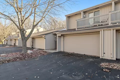 1725 Archer Ct, Plymouth, MN 55447