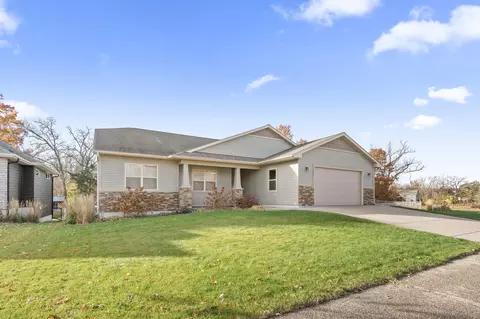 2136 Greenwood Valley Dr, River Falls, WI 54022
