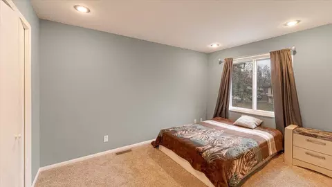 4366 Metcalf Dr, Eagan, MN 55122 photo 15