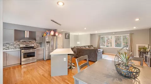 4366 Metcalf Dr, Eagan, MN 55122 photo 9