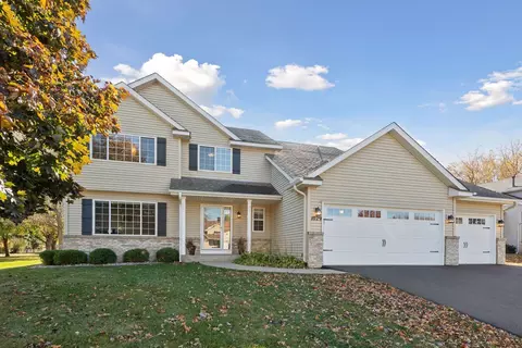 1029 Pond Curv, Waconia, MN 55387