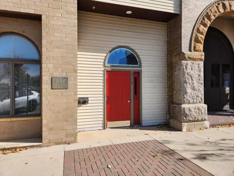 212 N Broadway Ave #B4, Albert Lea, MN 56007