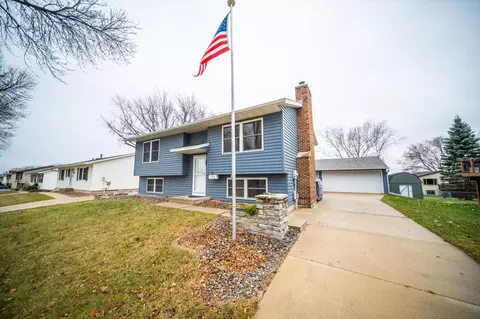 908 22nd St SE, Rochester, MN 55904