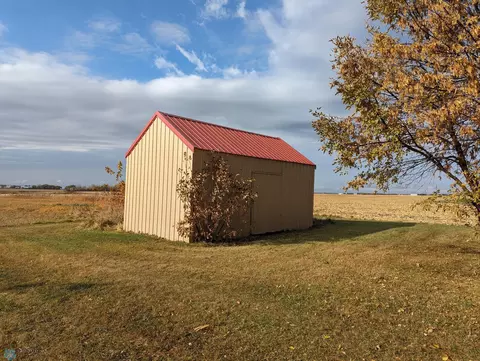 9251 Highway 32, Forman, ND 58032 photo 5