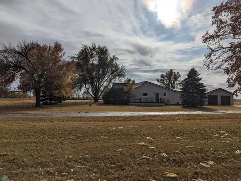 9251 Highway 32, Forman, ND 58032 photo 4