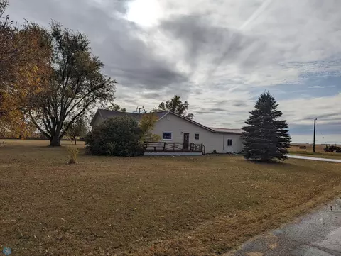9251 Highway 32, Forman, ND 58032 photo 3