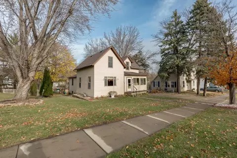 514 2nd St W, Northfield, MN 55057
