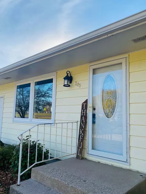 208 Broadway Ave, Detroit Lakes, MN 56501