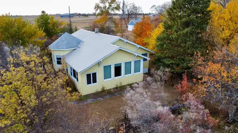 95 3rd Ave, Big Stone City, SD 57216
