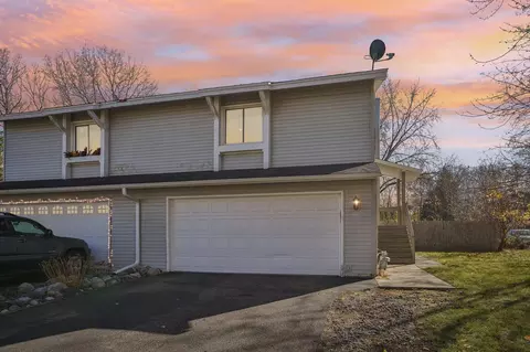 15367 Lesley Ln, Eden Prairie, MN 55346