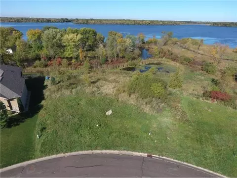 7329 Peltier Cir, Centerville, MN 55038