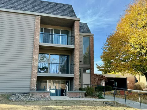 6328 Barrie Rd #2A, Edina, MN 55435